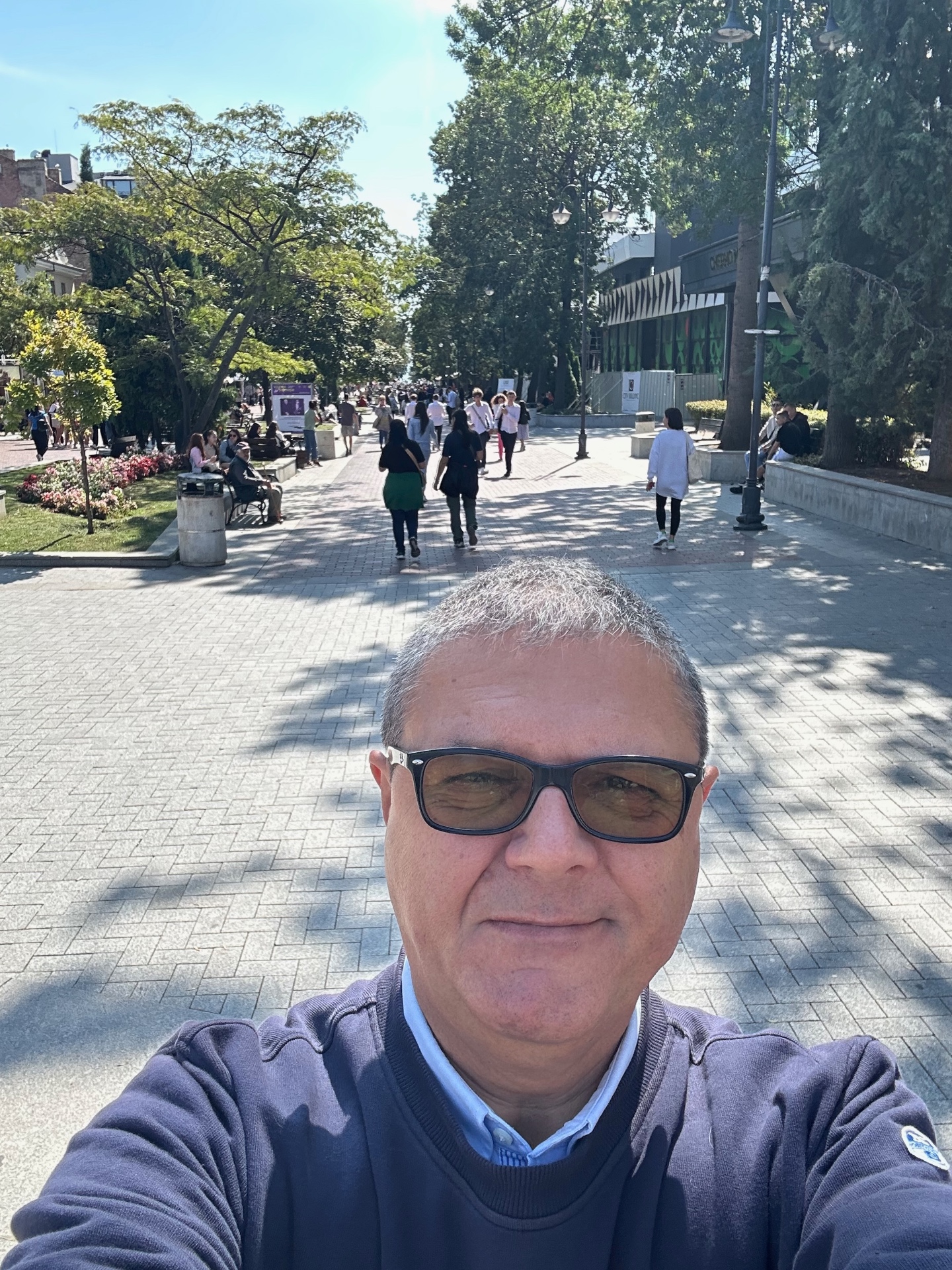 Andrea Di Gregorio nel centro pedonale di Varna